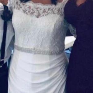 Beautiful size 10 wedding dress, like new condition.